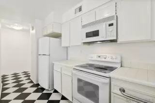 Photo #6: 250023854 Listing