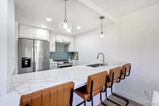 Photo #5: 250023855 Listing