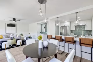 Photo #6: 250023855 Listing