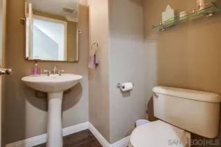 Photo #3: 250023865 Listing