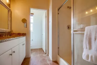 Photo #6: 250023865 Listing