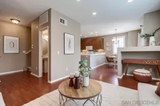 Photo #1: 250024032 Listing