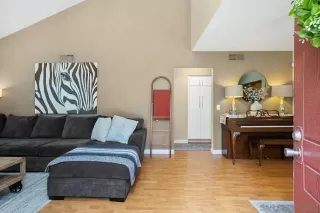 Photo #4: 250024041 Listing