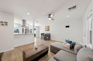 Photo #4: 250024048 Listing