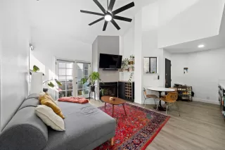 Photo #2: 250024127 Listing