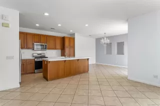 Photo #4: 250024143 Listing