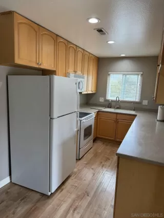 Photo #1: 250024185 Listing 