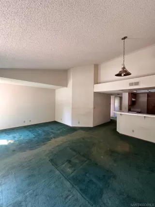 Photo #3: 250024303 Listing