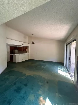 Photo #4: 250024303 Listing