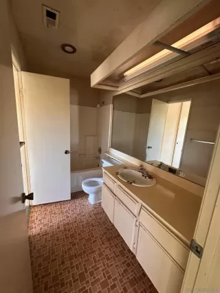 Photo #6: 250024303 Listing