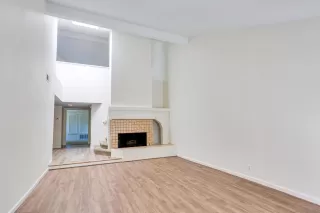 Photo #1: 250024306 Listing