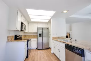 Photo #6: 250024306 Listing