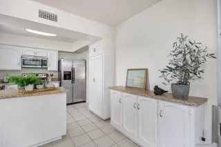 Photo #5: 250024311 Listing