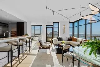 Photo #3: 250024367 Listing