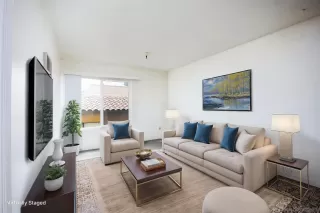 Photo #3: 250024679 Listing