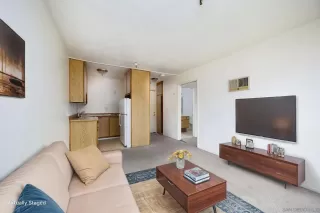 Photo #5: 250024679 Listing