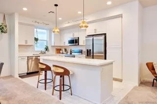 Photo #3: 250024751 Listing