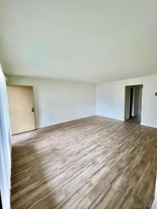 Photo #3: 250024797 Listing