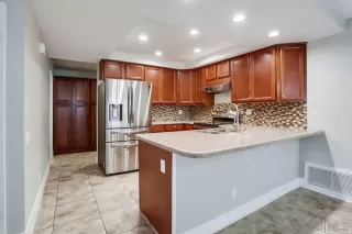 Photo #2: 250024798 Listing 
