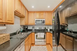 Photo #5: 250025094 Listing