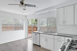 Photo #5: 250025151 Listing