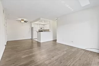 Photo #4: 250025180 Listing