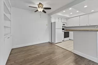 Photo #5: 250025180 Listing