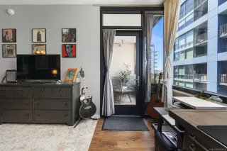 Photo #5: 250025255 Listing