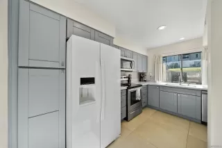 Photo #3: 250025354 Listing