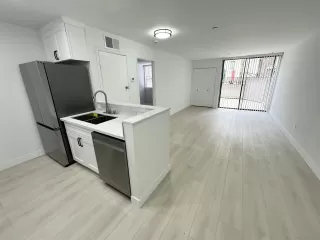 Photo #1: 250025381 Listing 