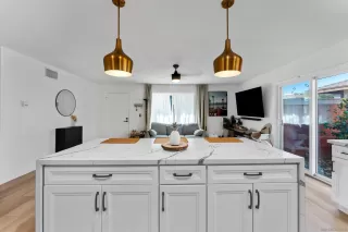 Photo #5: 250025651 Listing