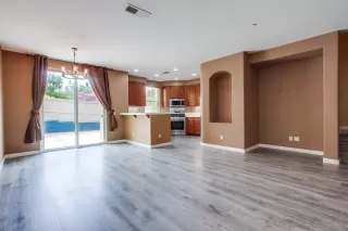 Photo #4: 250025848 Listing