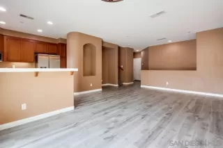 Photo #5: 250025848 Listing