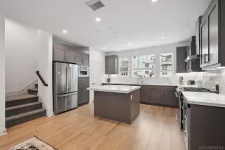 Photo #4: 250025967 Listing