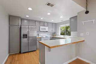 Photo #6: 250025995 Listing