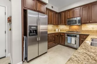 Photo #5: 250026048 Listing