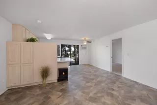 Photo #4: 250026216 Listing