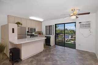 Photo #5: 250026216 Listing