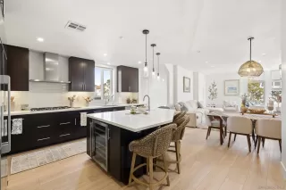 Photo #2: 250026356 Listing 