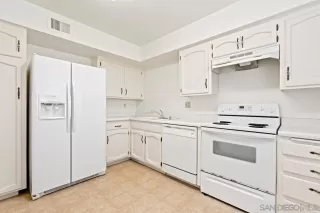 Photo #5: 250026382 Listing