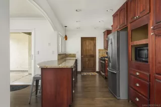 Photo #4: 250026533 Listing