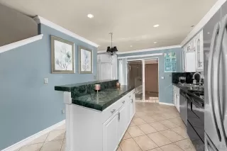 Photo #4: 250026584 Listing