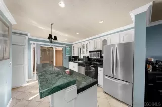 Photo #5: 250026584 Listing