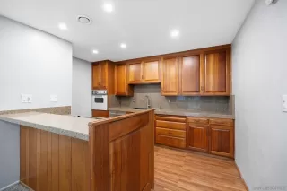 Photo #6: 250026614 Listing