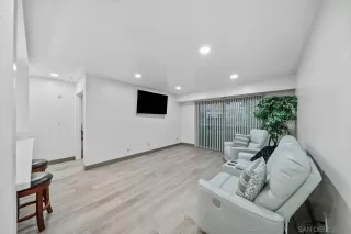 Photo #4: 250027130 Listing