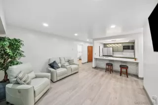 Photo #5: 250027130 Listing