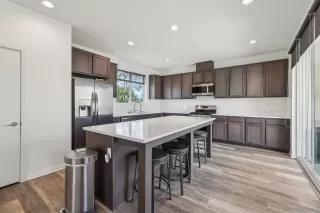 Photo #1: 250027138 Listing