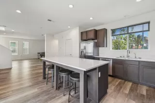 Photo #2: 250027138 Listing