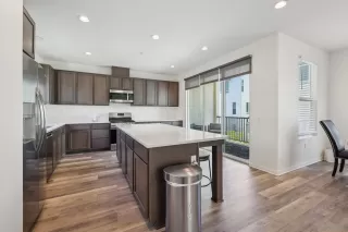 Photo #3: 250027138 Listing