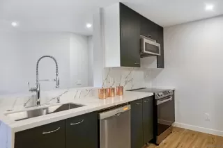 Photo #3: 250027206 Listing